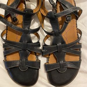 Indigo by Clark’s - Black sandals - Size 9 - New